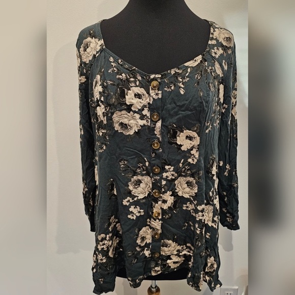 Torrid top - Picture 3 of 5